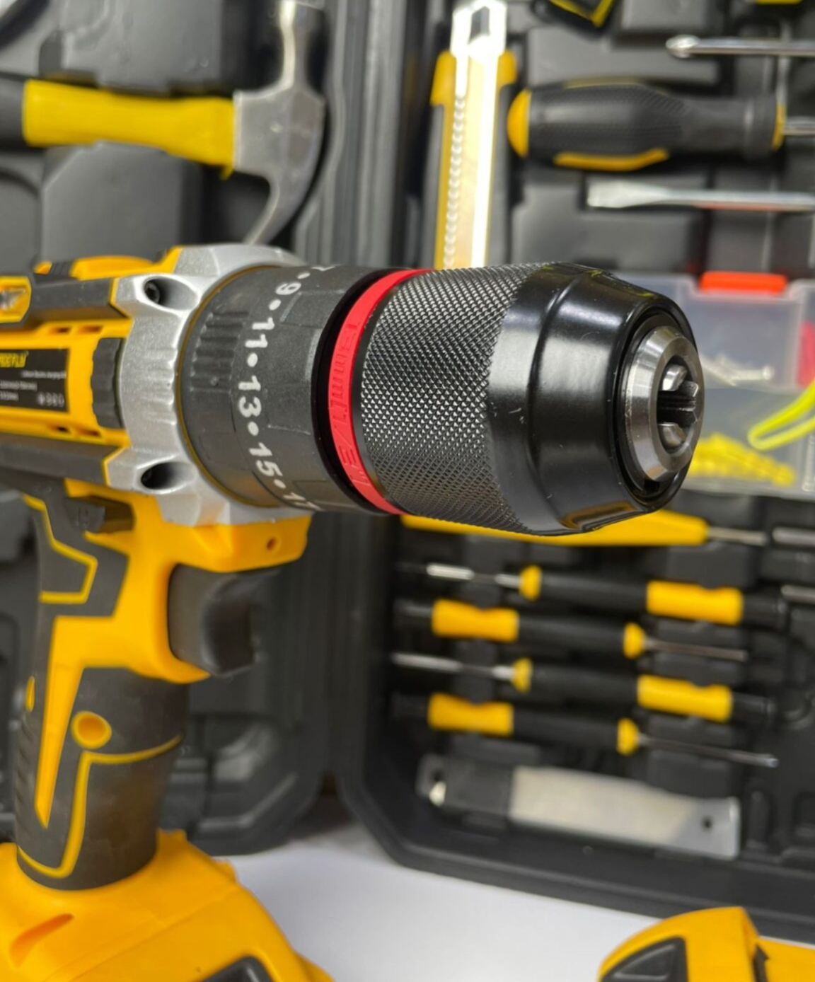 🛠️ Kit Taladro 813W Completo – Ideal para Hogar y Trabajo Profesional